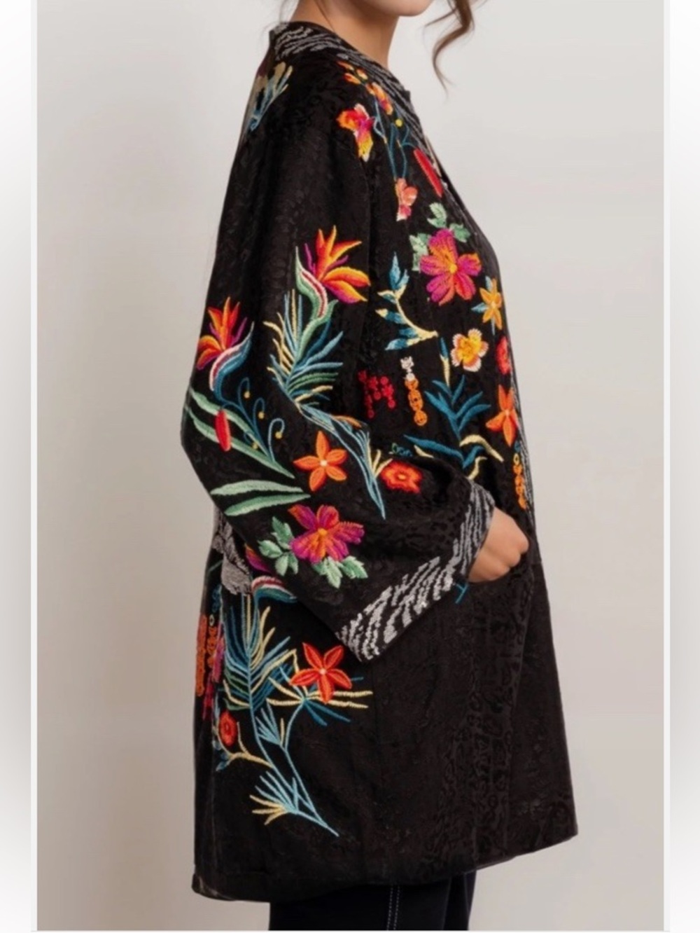 NEW Johnny Was Monica Kimono Sequin Tiger Floral Embroidery Black Jacquard Small - Picture 13 of 14
